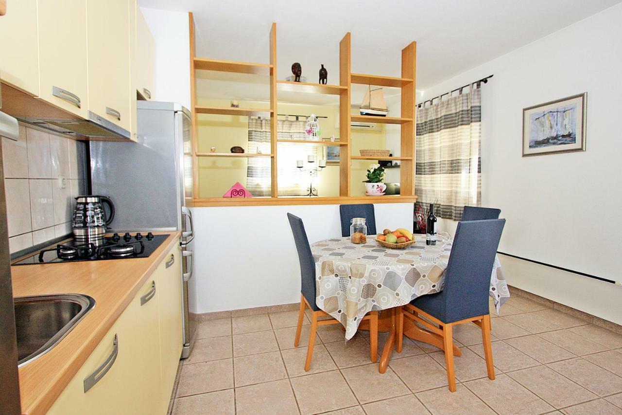 Sweet Apartment Marijana Supetar Exteriör bild